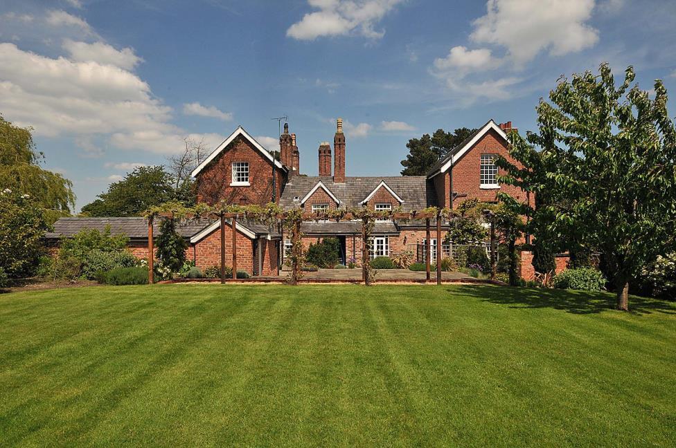 Astle House is set in extensive mature grounds of approximately 1.