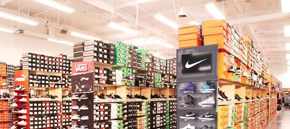 tenant overview about WSS SHOES WSS is the premier footwear retailer in the U.S. doing business in neighborhood-based stores.