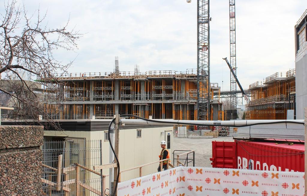 In the heart of Quartier des spectacles, the construction of Îlot Balmoral is advancing quite rapidly.