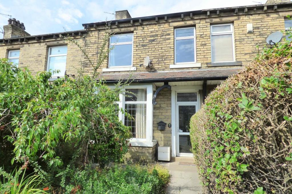 MaRsh & MaRsh properties 15 Waverley Terrace, Hipperholme, HX3 8DX OIRO: 129,950 A substantial, stone built, terraced property situated within close proximity of Hipperholme Village and offered with