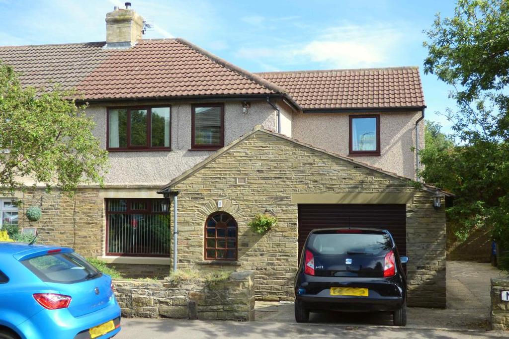 MaRsh & MaRsh properties 1 North Royd, Northedge Lane, Hipperholme, HX3 8LA OIRO: 235,000 A delightful and distinguished house - situated on the quiet and sought after Northedge Lane in Hipperholme.