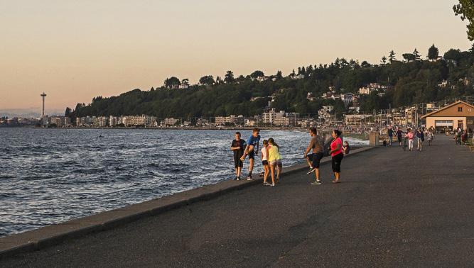 Within its borders are neighborhoods of small well-kept homes, many with views. Alki Beach residents enjoy their stretch of waterfront.