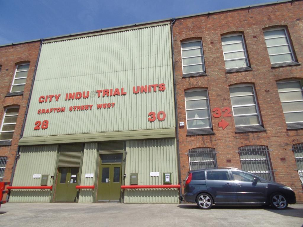 on the edge of Leicester City Centre 8 Warehouse/storage units, two storage lockups,
