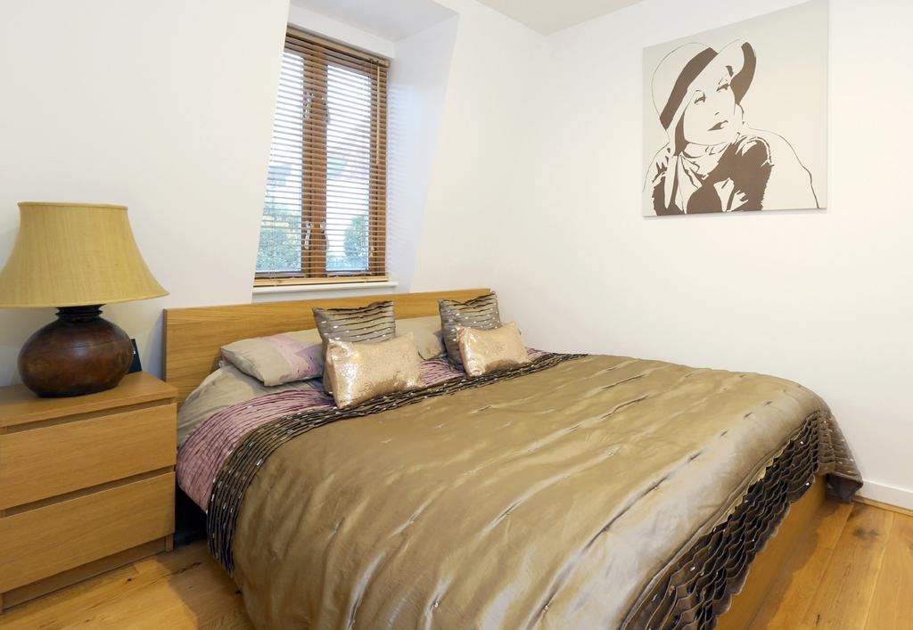 Location Chalton Street is located just off the Euston Road in Central London.