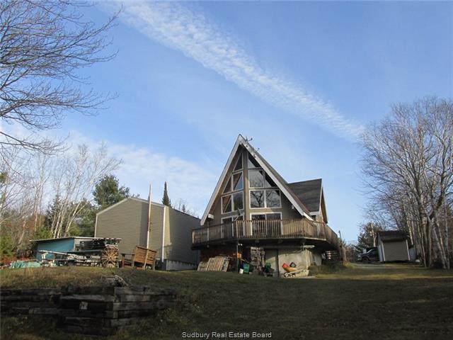 1125 Wagoosh Lake Rd Spragge On P5A 2J6 MLS #: 2066823 Price: $295,000 Bldg House Beds: 2 Style: Baths: 2 Style-Attach: Detached SqFt: 1,420 Storeys: 1 3/4 Storey Zoning: RESIDENTIAL Lot Size: 166 X