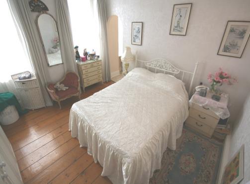 Master Bedroom Suite: 12 7 x 12 1 Range of fitted bedroom furniture,