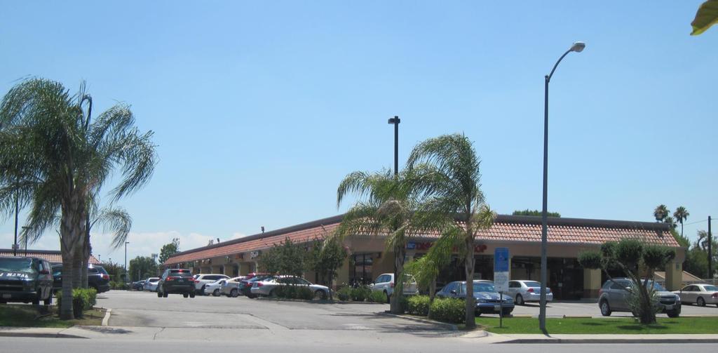 RETAIL SPACE FOR LEASE STOCKDALE WEST SHOPPING CENTER SWC California Ave & Lennox Ave Bakersfield, California PROPERTY FEATURES 41,501SF SPECIALTY RETAIL CENTER STRATEGICALLY LOCATED AT A 4-WAY