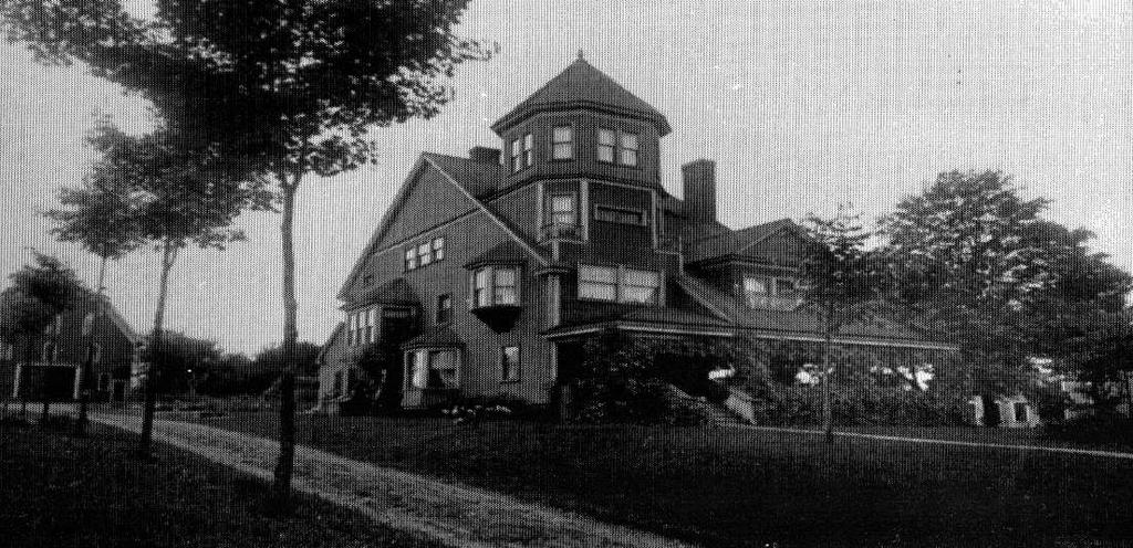 Section 11 Page 13 Erie County, New York Morris Hall Residence at 147