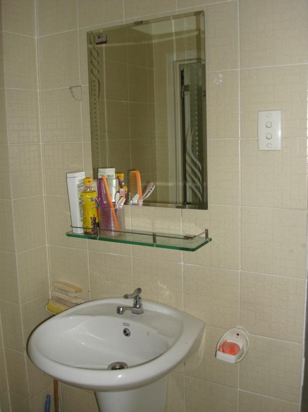 A new set of basin, mirror, shelf 4.