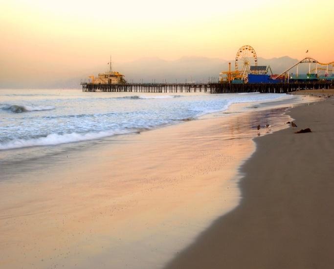 LOCATION PACIFIC PALISADES, CA PACIFIC PALISADES-SANTA MONICA, CALIFORNIA The Pacific Palisades is an affluent residential neighborhood tucked between the Santa Monica Mountains and the Pacific Ocean.