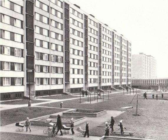 Legacy of modern architecture enforced by the socialist regime The original idea of the architectural design of prefabricated panel buildings in public housing estates was based on the modernist