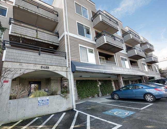 INVESTMENT HIGHLIGHTS Pride of ownership property Excellent Location with Seattle Skyline Views Updated and well-maintained building Walk, Run, Bike along Alki/Harbor Waterfront Direct access to
