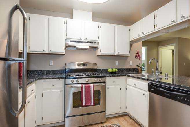 APARTMENT FEATURES Secured lobby entrance Nice unit mix of studio, one and two-bedroom units Ample on-site parking via secured parking garage and open parking
