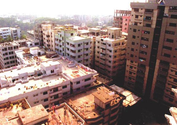 Comfort with Courtyards in Dhaka Apartments The plans are compacted and multi room deep without the benefit of running verandahs.