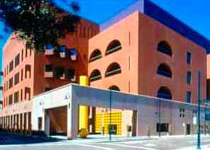 03 Chiron Life & Science Laboratories Location: Emeryville, California Architects: Legoretta Arquitectos, Mexico City, Mexico Associate Architects: Elad & Associates, San