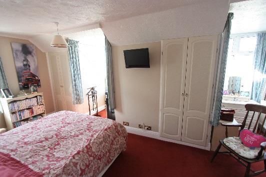 Accesse d from the r e ar o f the property via 2 independent doors are the 2 letting units. Both apartments are furnished.