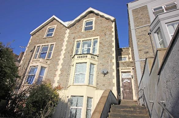 31 Fishponds Road, Eastville, Bristol BS5 6SE Bristol s Leading Property Auctioneers Substantial Period Property - Potential for HMO or Conversion to Flats A substantial 4 storey period property