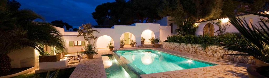 LA CHINAMPA Cala Ferrera/Cala d Or, 6 bedrooms, sleeps 10+1 additional child With one of the fabulous Cala Ferrera beaches, shops and restaurants within easy walking distance, this excellent property