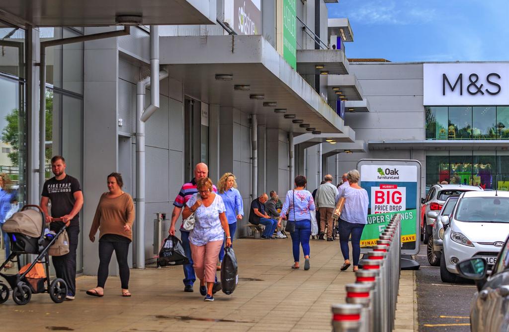 THE EVOLVING RETAIL ENVIRONMENT The UK retail landscape is experiencing significant structural change driven by the rapid evolution of customer behaviour and occupational requirements.