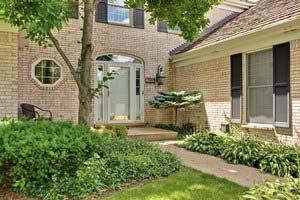 MLS#: 09655616 Detached Single 2347 Mohawk LN Glenview, IL 60026 Exterior Front Welcome to