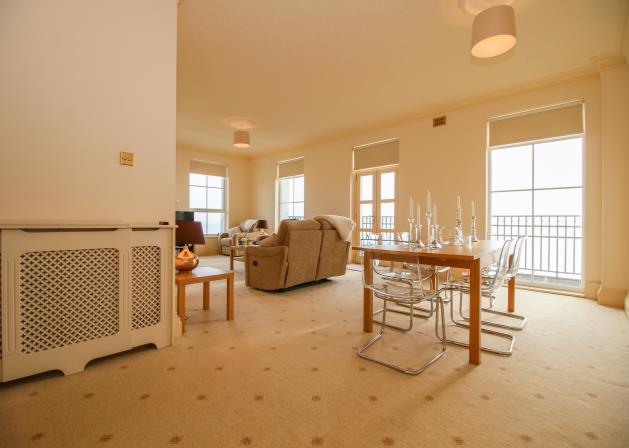 10 Douglas Head Apartments, Douglas, IM1 5BY Asking Price 579,950 A rare opportunity to purchase a Luxury first floor