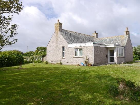 Hillcrest is set in a popular area of Tankerness only a short drive to Kirkwall and all local amenities.
