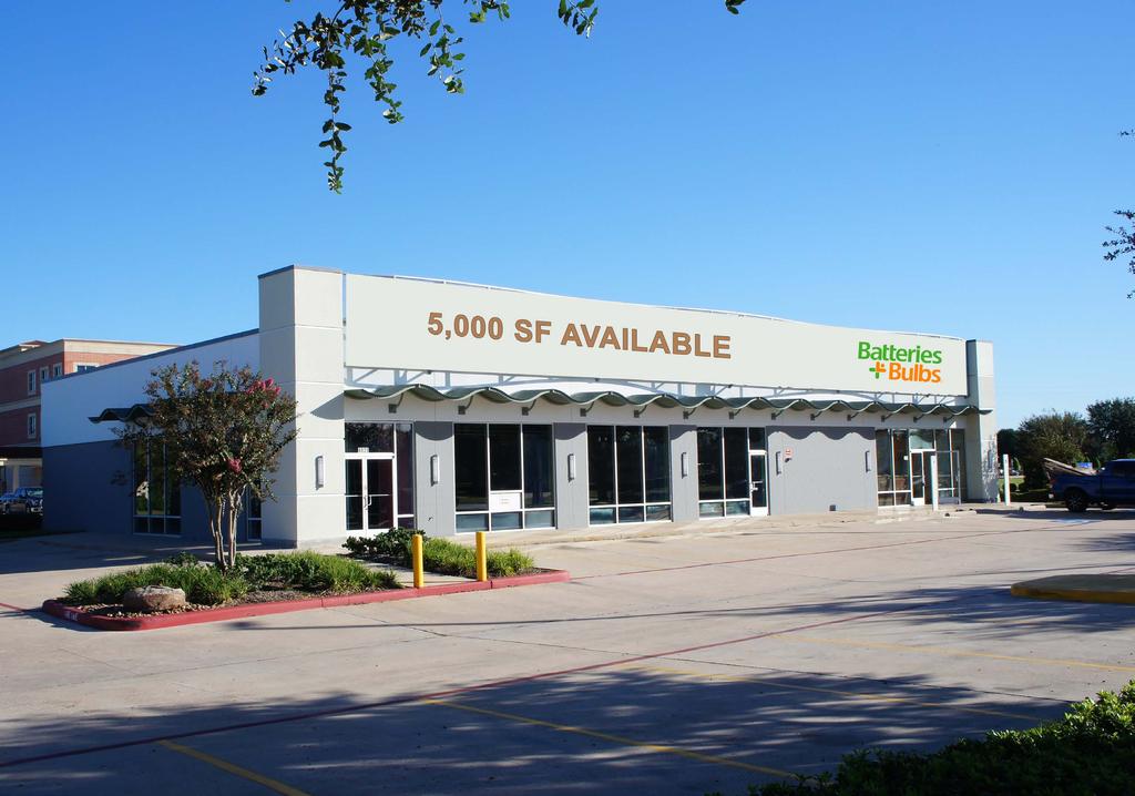 Ave 5,000 SF available with drive-thru capability Site has great