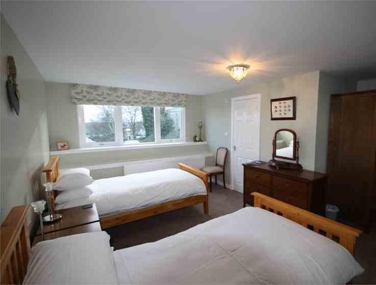 The Business Following an extensive refurbishment program, Shandwick Guest House commenced trading as a luxury 6 bed guest house in July 2014, offering comfortable accommoda on at affordable prices
