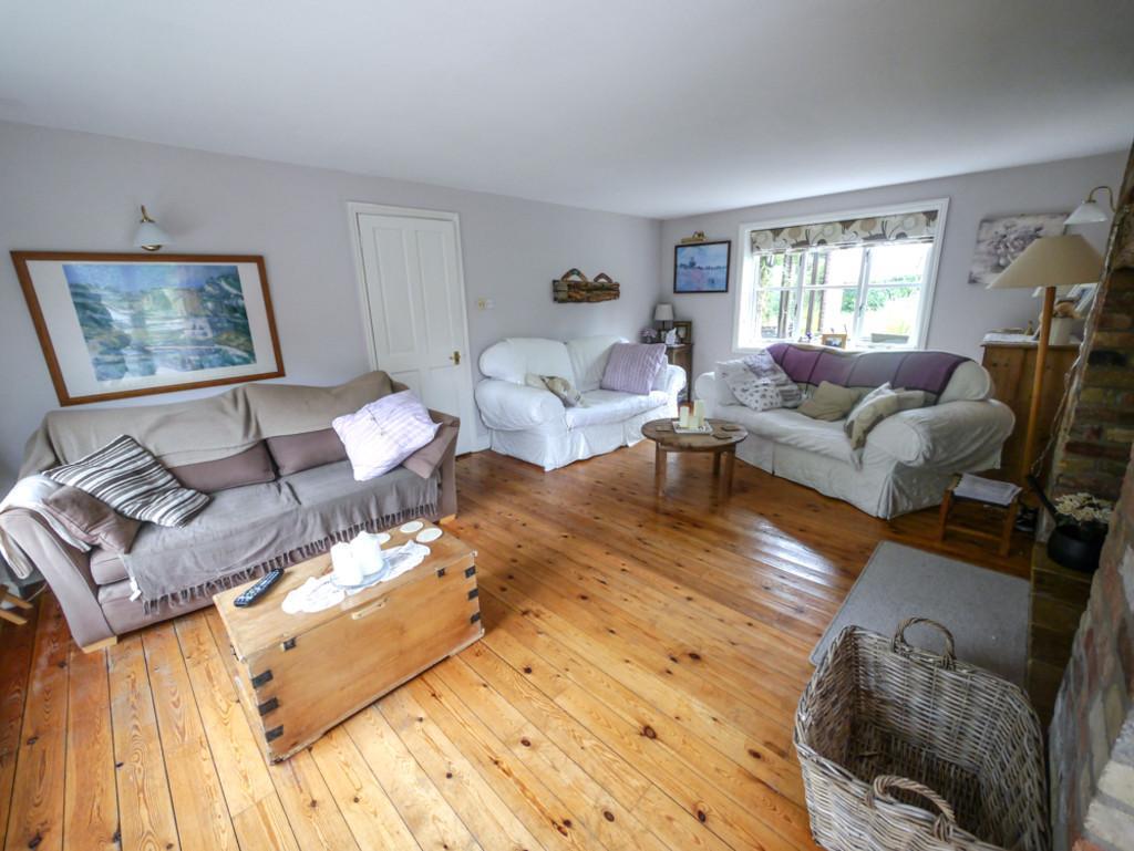 Driftwood is a spacious, light and airy DETACHED property built 25 years ago with stunning field views to the rear with the 15th Century Church St Mary's as its neighbour.