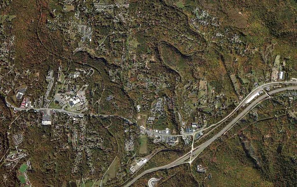 31 ACRES FOR RESIDENTIAL PROXIMITY TO US 70 / I-40 EAST ASHEVILLE, NC (828) 665-9085 WhtneyCRE.com 423 Mofftt Rd, Ashevlle, NC 28805 Development Ste has 3,100 LF of Rver Frontage, 8.