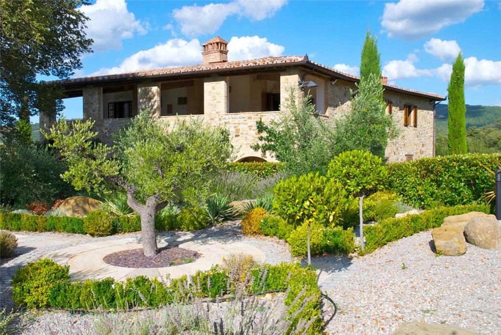INTRODUCTION Region Umbria, Lake Trasimeno area Location Large, privately located, restored countryhouse in the hills near Piegaro, Perugia, Italy Summary In the middle of the quiet and green central