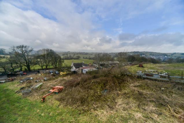 Lot One Carslow Farm House and buildings standing in 9.13 acres Guide Price: 350,000-450,000 The farm house is idyllically located with extensive views over open countryside.