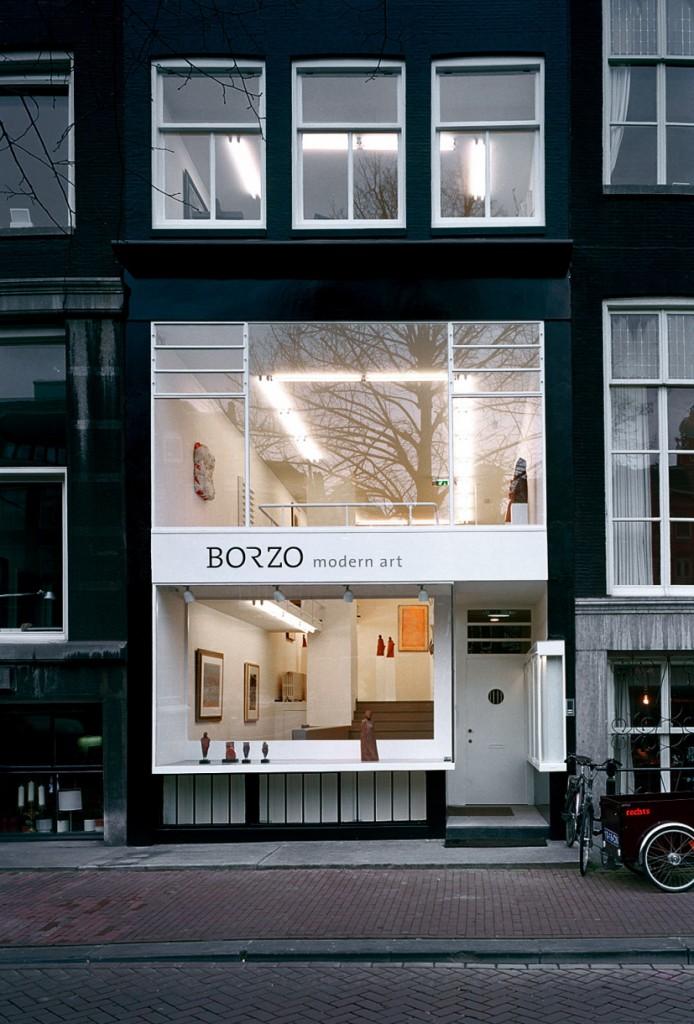 photo: Jan Bitter Gallery Borzo Keizersgracht 516 1017 EJ Amsterdam http://wwwborzocom The historic Amsterdam canal house on Keizersgracht 516, which dates back to 1882, used to be an average canal