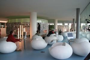photo: Richard Jansen photo: Richard Jansen Public Library Amsterdam Oosterdokskade 143 1011 DL Amsterdam http://wwwobanl The Public Library is the central one of three large new buildings on the