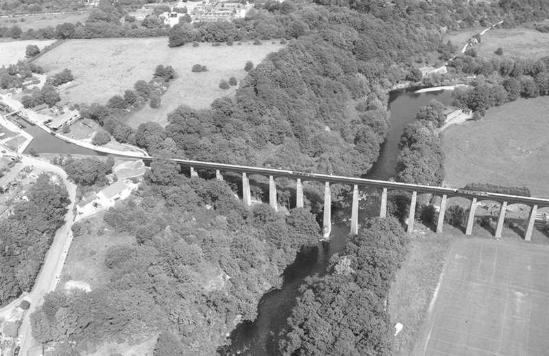 Pontcysyllte aqueduct, Ellesmere Canal, Wales,