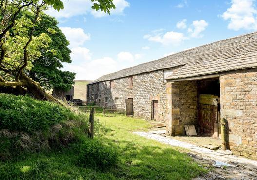 Stunning elevated setting between Leek and Buxton Boarsgrove Farm Newtown, Longnor, Buxton, Derbyshire SK17 0LY Freehold 4 bedrooms 2 bathrooms 2 reception rooms farmhouse kitchen with Rayburn