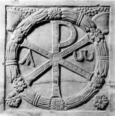 Die simbool XP Beteken Chi-Rho, wat in gebruik was lank voor die heidense Christendom. X (Chi) staan vir die groot vuur in die lig of dan die Son; die P (Rho) staan vir Pater of Patah (Vader).