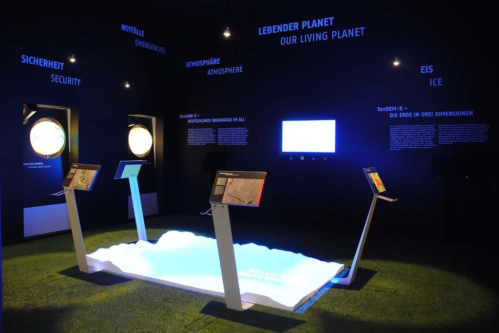 exhibitions / DLR Earth Observation Box
