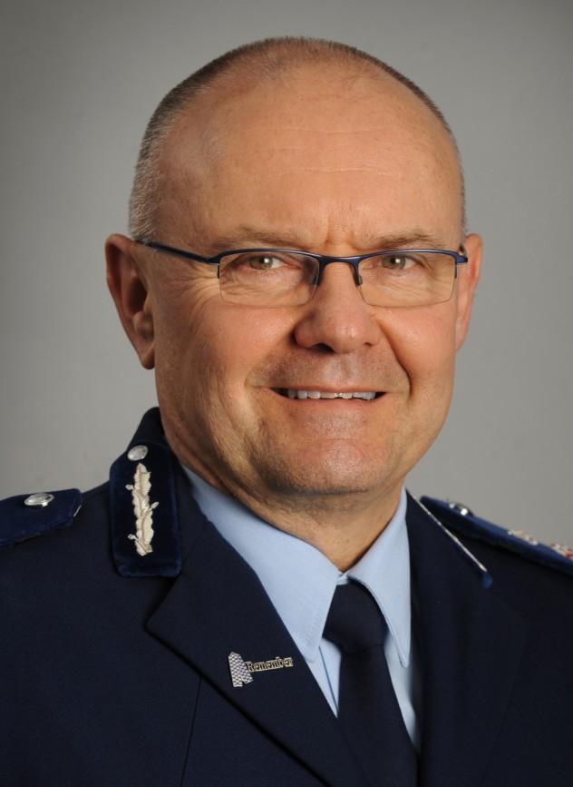 lengthy periods of service in both the Commissioner (Strategy and Organisational Development), Deputy Commis-sioner (Road Policing), the Assistant Commissioner with responsibility for Vic- of