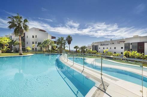 Ref: R2850257 Middle Floor Apartment Benahavís These luxury contemporary "Key Ready" Estepona apartments comprise of 2 or 3 bedrooms with spacious terraces affording