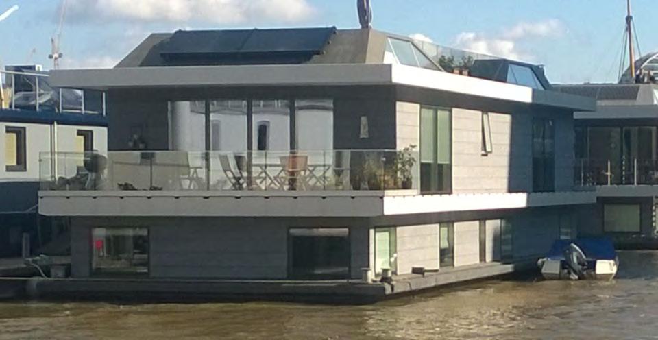 Floating Home WRQ2 Sister vessel to WRQ1. Wandsworth, UK, 2013.