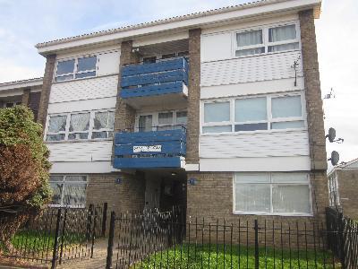 53 Upper flat, 1st floor, No, Gas central heating, Suitable for family with 2, 3 or 4 children.