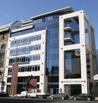 Modern offices In Budapest, on the market of Category A offices, only 38,800 square meters of office space were delivered in the first half of 2007, or barely one-third of the office space completed