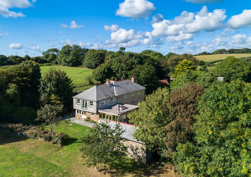 Polsue Farm Tregony Truro Cornwall TR2 5SW Substantial modernised country residence Set centrally within its own 8 acres of grounds Luxurious kitchen / living / family room opening to sun terrace
