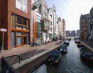 photo: Kruunenberg en photo: Kruunenberg en Canal houses on Java Island Lamongracht / Brantasgracht 1019 RK Amsterdam In this project, both popular tastes and the demand for individualisation were