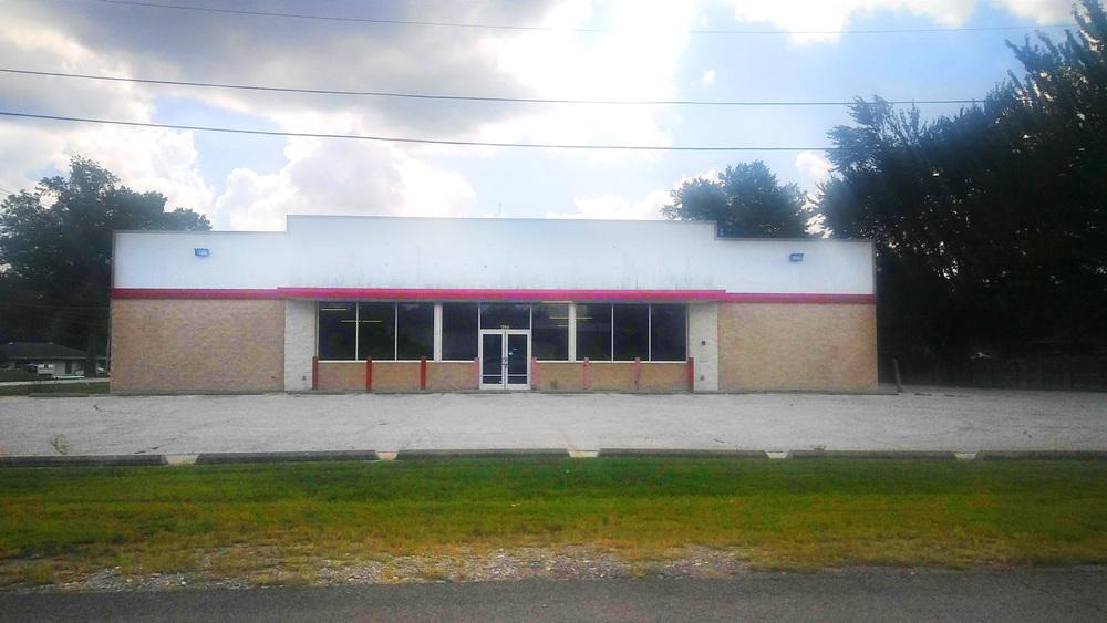 Property Summary OFFERING SUMMARY Sale Price: $395,000 Lot Size: 1 Acre Year Built: 2005 Building Size: 9,996 SF Zoning: B-1 Business Market: Cincinnati, OH Price / SF: $39.