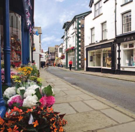 Today, the town s community of almost 3,000 people enjoys the unique scenery of the surrounding Howgill Fells.