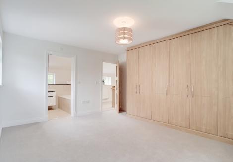 Built by Beaufoy Homes, to an extremely high specification and craftsmanship using quality materials and high end fittings, this delightful property will appeal to many buyers wishing to buy an