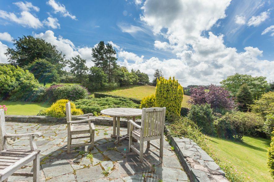 Lands End Farm A unique opportunity to acquire an excellent and highly versatile package comprising of a generously proportioned, characterful four bedroom traditional Lakeland farmhouse, with an