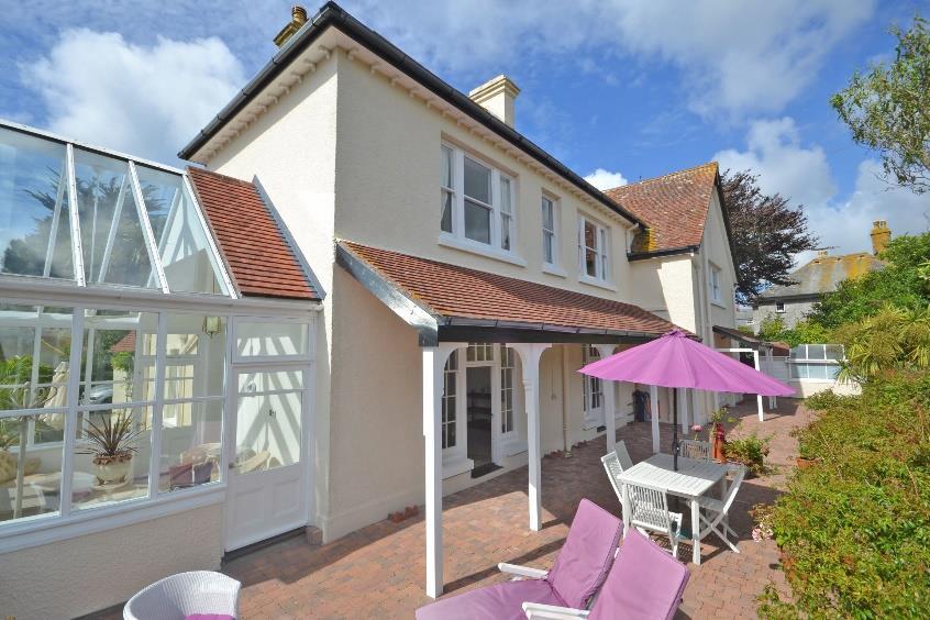 handsome and much admired detached 5 en-suite bedroomed gentleman s residence with a